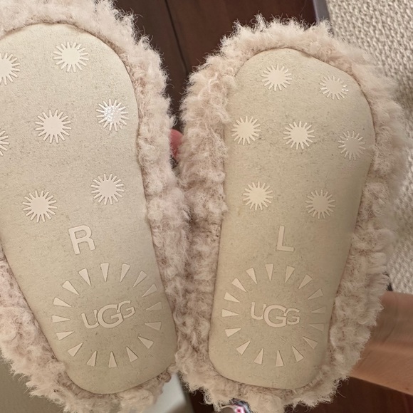 Ugg baby booties - Picture 3 of 4